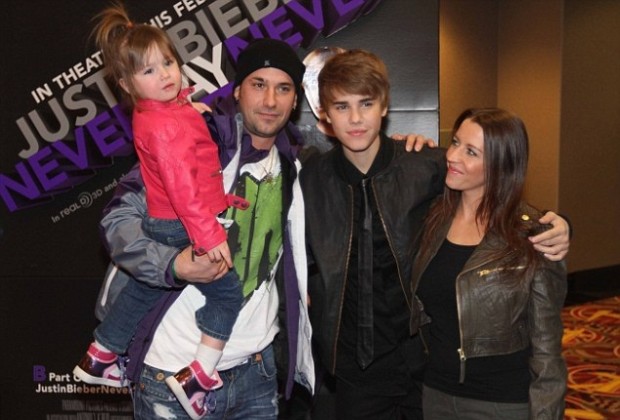 El ídolo adolescente Justin Bieber explotó sus talentos para sacar a su familia