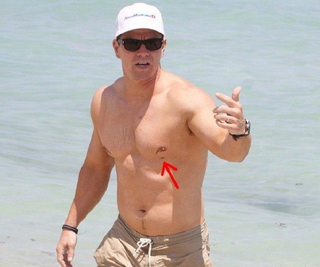 Mark Wahlberg tiene un extra en su pecho