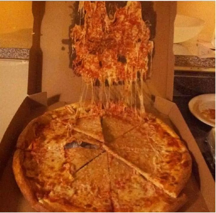 ¡No quisiera ser el dueño de esta pizza!