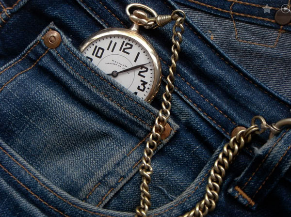 El bolsillo pequeño del pantalón era para guardar el reloj de bolsillo