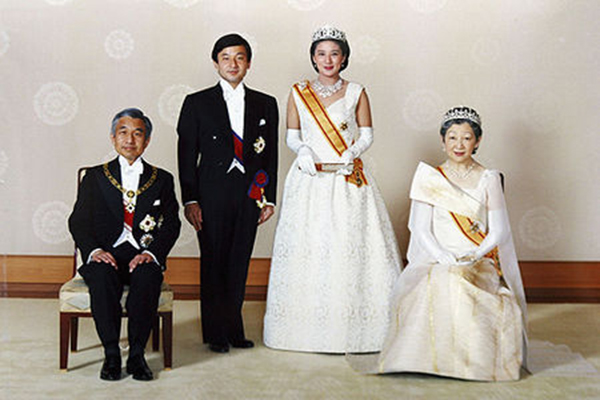 Camino a la estricta familia Real Japonesa