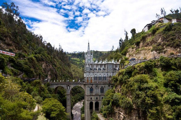 El Santuario de las Lajas en Colombia