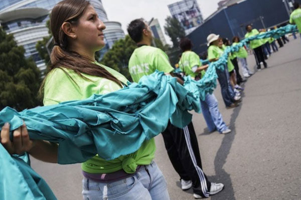 El listón humano más grande del mundo