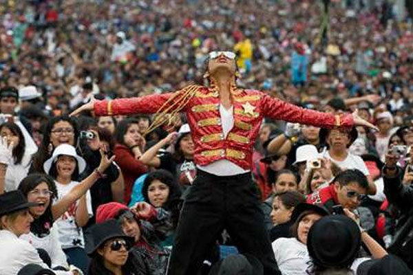 La mayor cantidad de gente bailando 