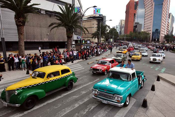 El desfile de coches antiguos más grande