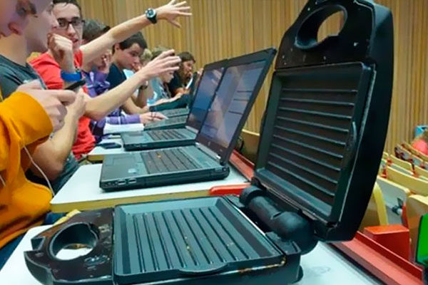 Cómo que no se puede comer en clases?