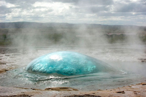 Aguas termales en Strokkur, Islandia.