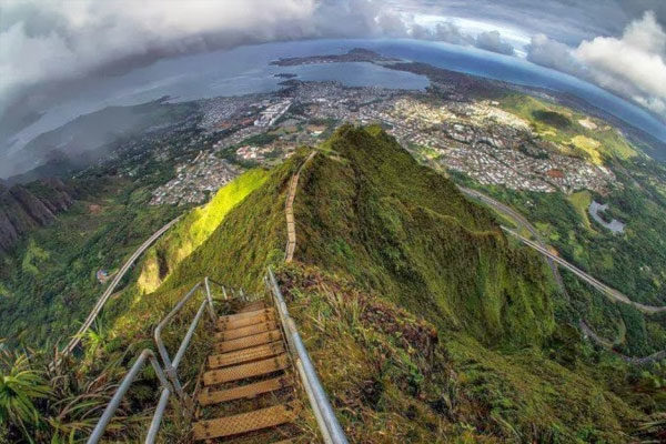 Las escaleras al cielo, Hawaii