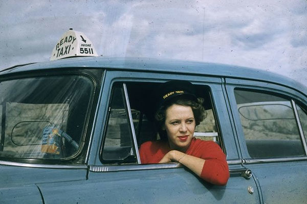 Conductora de Taxi, 1956