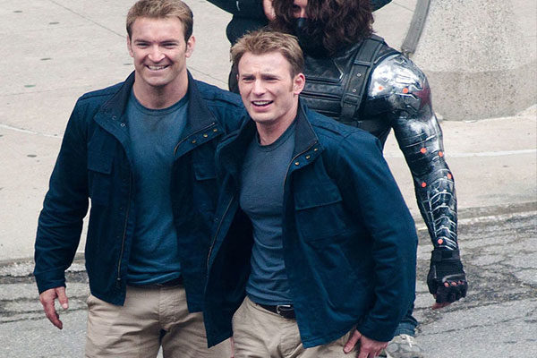 Chris Evans y Sam Hargrave