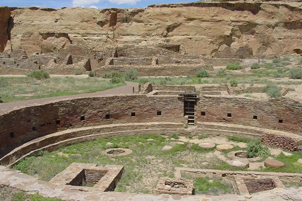 Great Kiva, monumento nacional de las ruinas aztecas, Nuevo México, Estados Unidos