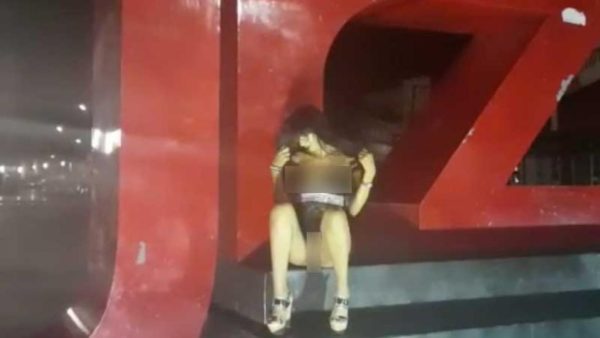 Detienen a actriz de cine para adultos en Chihuahua Detienen a actriz de cine para adultos en Chihuahua