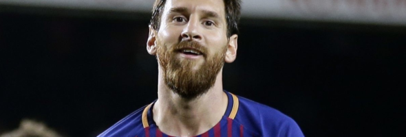 Lionel Messi cambia la camiseta del Barcelona y usa la roja de la Roma