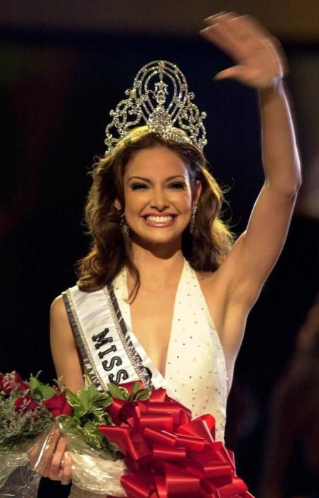 2001 Denise Quiñonez, Miss Puerto Rico