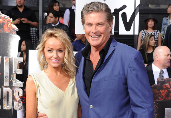 David Hasselhoff y Hayley Roberts enamorados