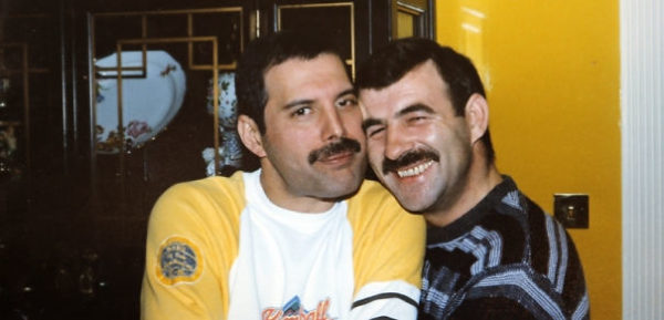 Freddie y su novio Jim Hutton Sonríen felices