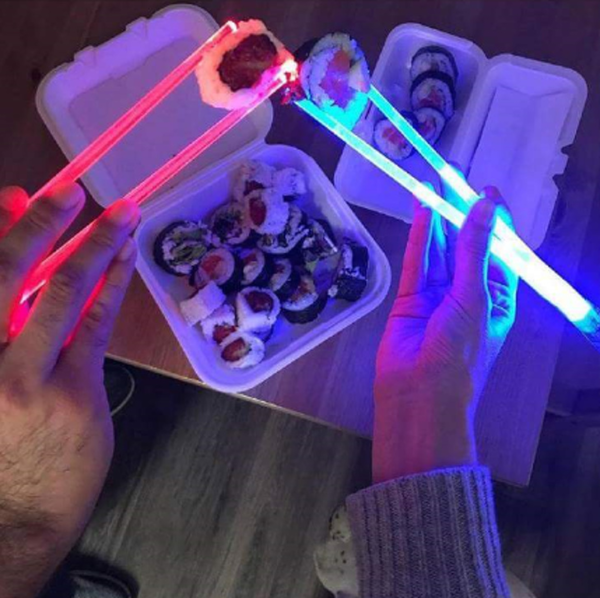 Comer sushi sintiéndote en la galaxia