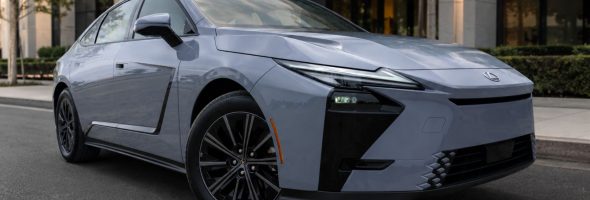 Lexus ES 2026: el sedán híbrido y eléctrico que más destaca