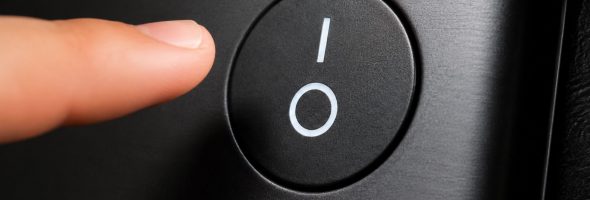 Símbolo de encendido, la verdadera historia detrás de la línea y el círculo que confundimos con ceros y unos